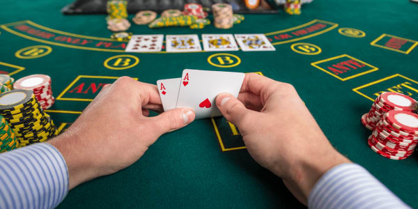 A Complete Guide to Playing Online Poker Tournaments