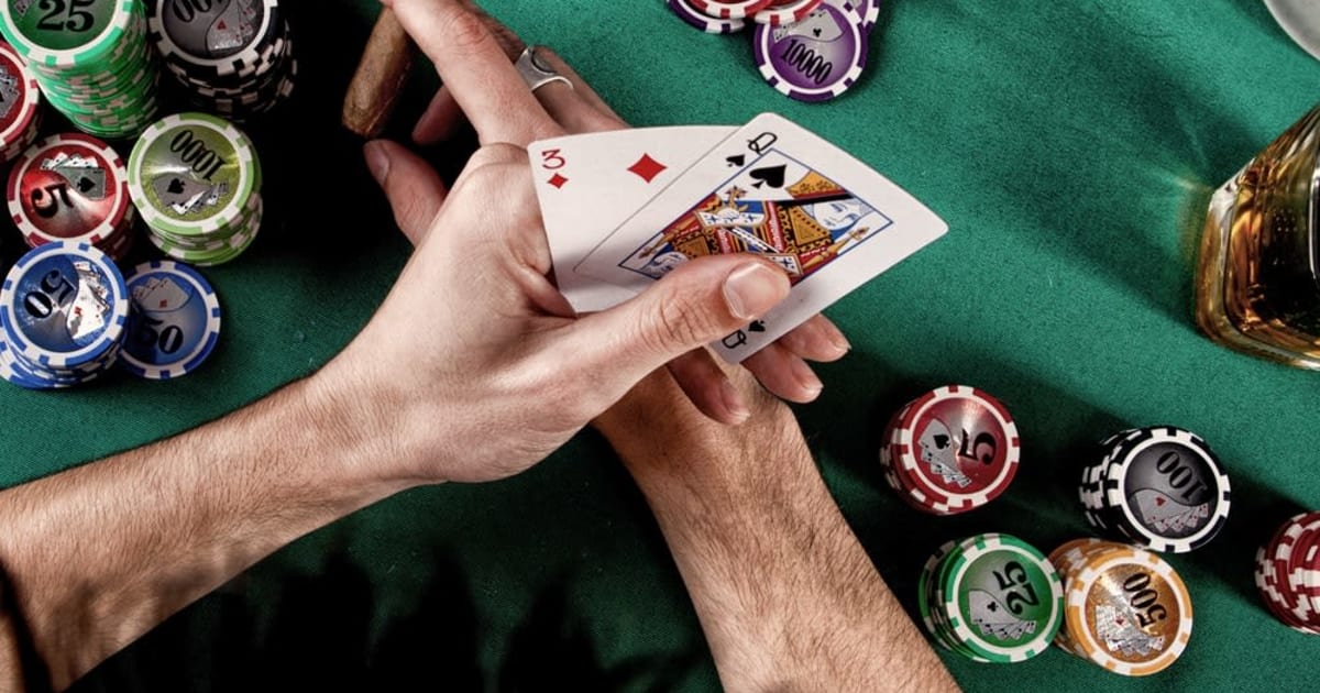  3 More Key Differences Between Blackjack & Poker Players